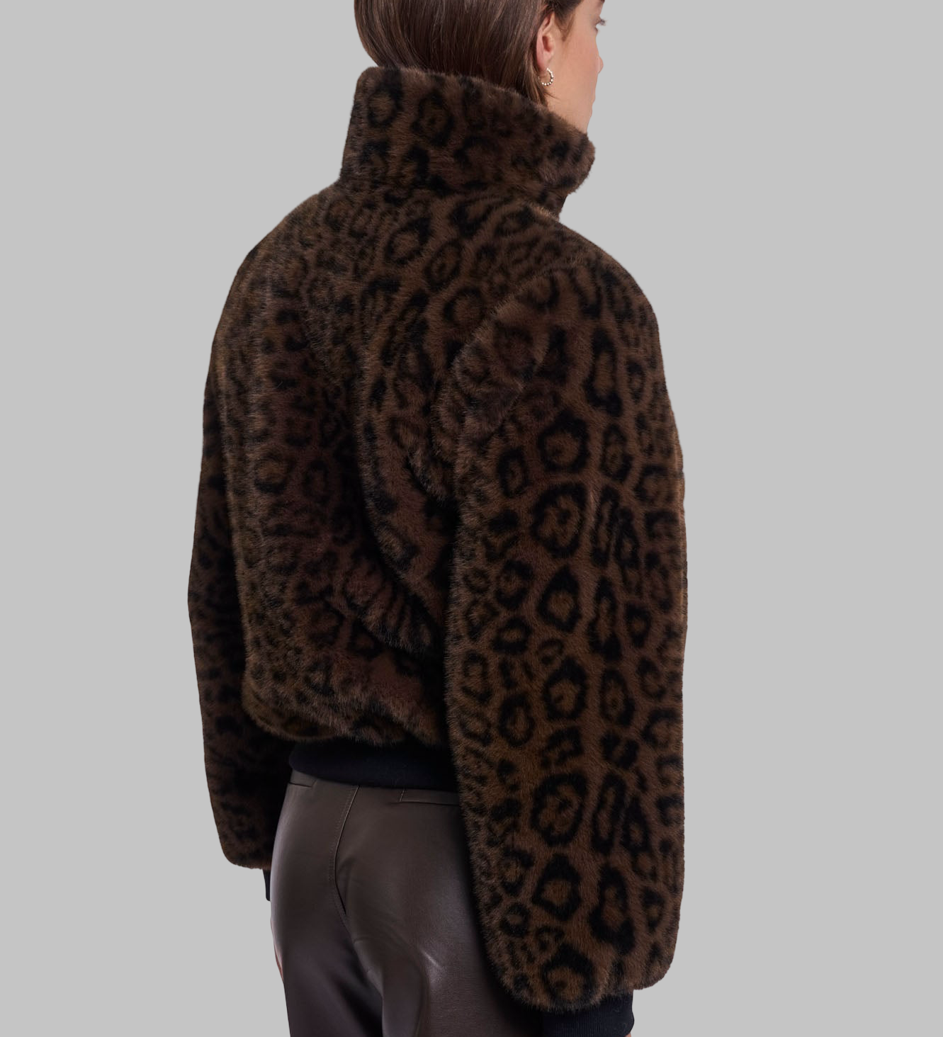 Ambra – Dirbtinio kailio striukė stačia apykakle – Rudas leopardo raštas – nuotrauka 3