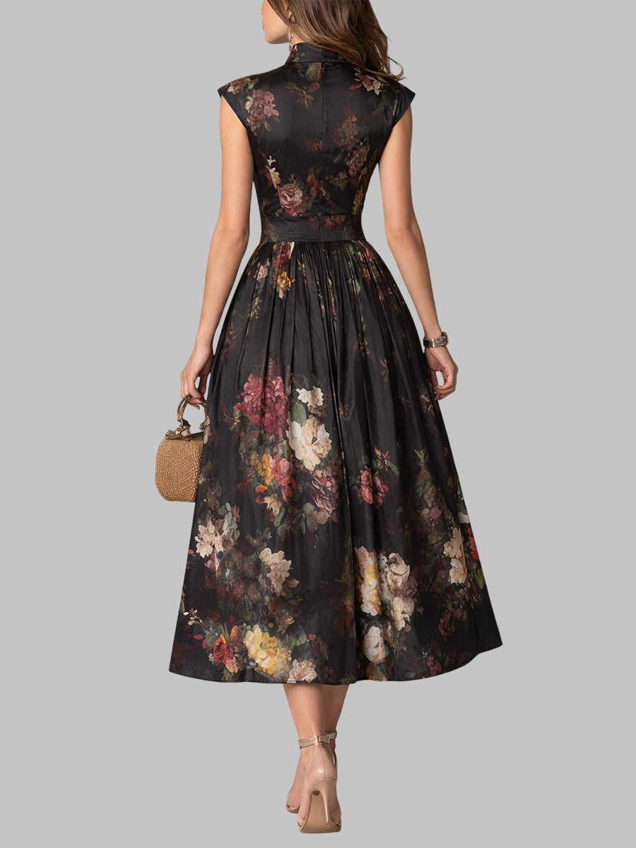 Suknelė elegancijai vakarienei – Juoda