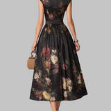 Suknelė elegancijai vakarienei – Juoda