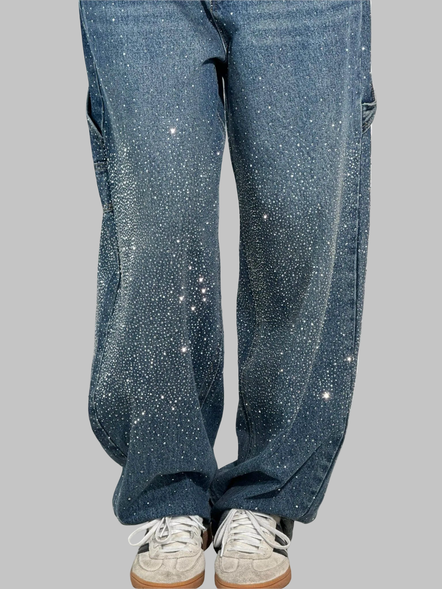 Bella – Laisvo kirpimo blizgūs džinsai