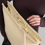 Folded | Daugiafunkcė veganiškos odos rankinė – nuotrauka Nr. 30